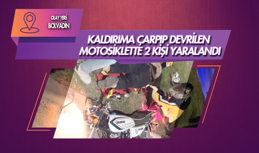 Kaldırıma çarpıp devrilen motosiklette 2 kişi yaralandı